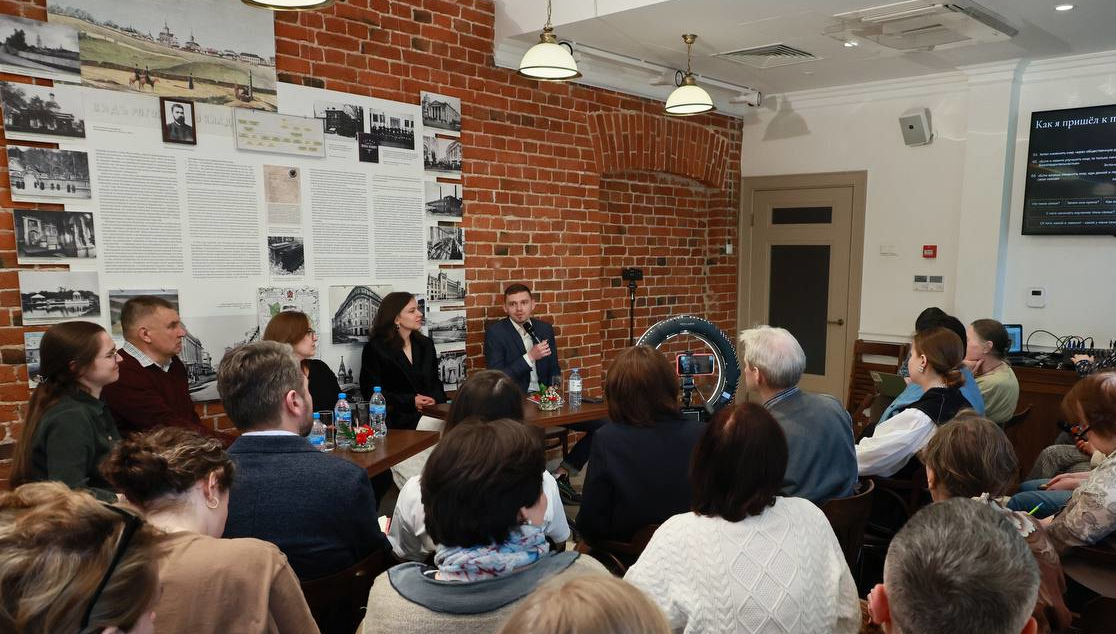 Просветительские проекты Фонда представлены на сессии Русского университета